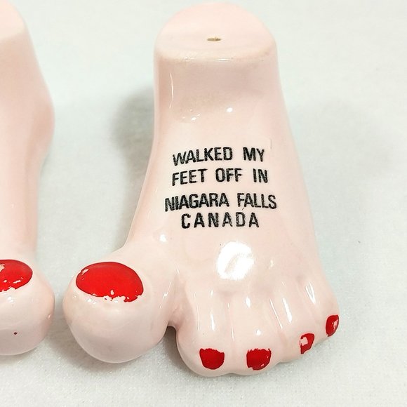 Salt and Pepper Shakers Barefoot " Niagara Falls CANADA" #1314 - Picture 3 of 13